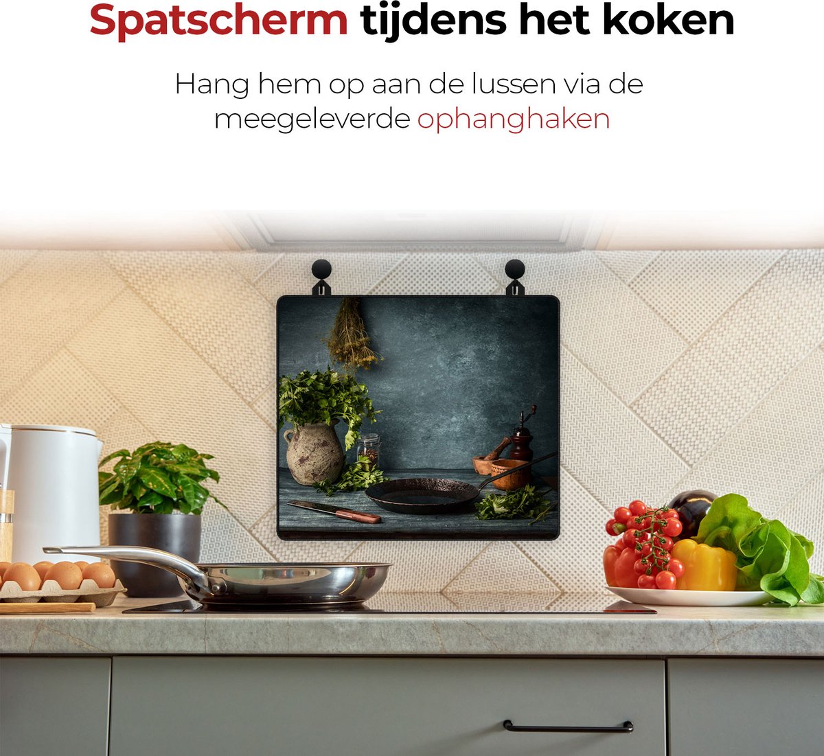 Spatscherm beschermer rustieke stilleven aan de muur tijdens het koken
